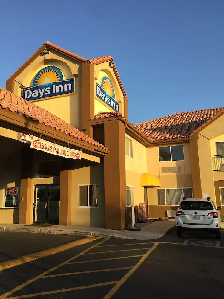 Days Inn By Wyndham Phoenix North 3*,