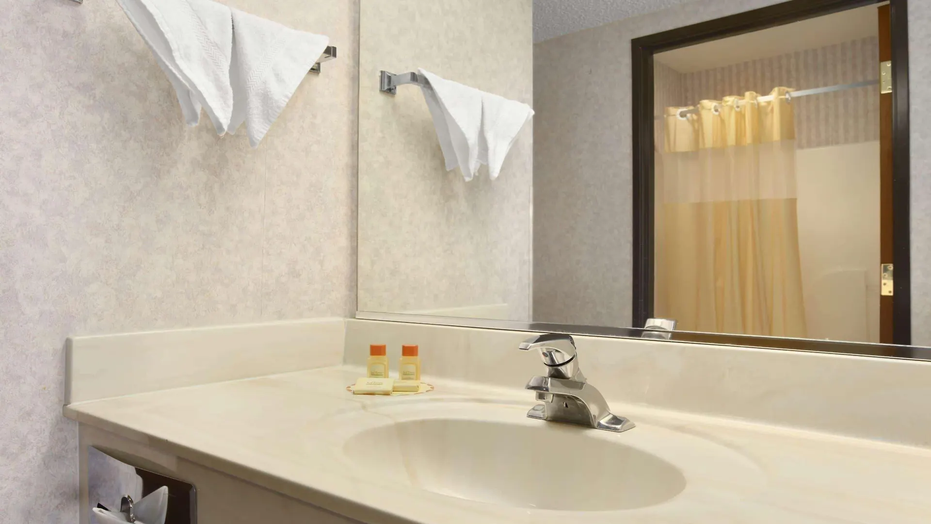 Days Inn By Wyndham Phoenix North